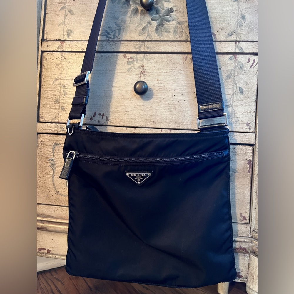 Prada 💯 authentic Tessuto Nylon Crossbody